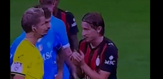 40-letni Luka Modrić w ''rozmowie'' z sędzią podczas meczu z Napoli xD [VIDEO]